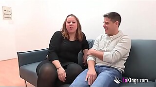 Married couple has never filmed porn, but she doesn'_t mind getting so wet for our cameras