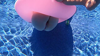 Underwater Ass